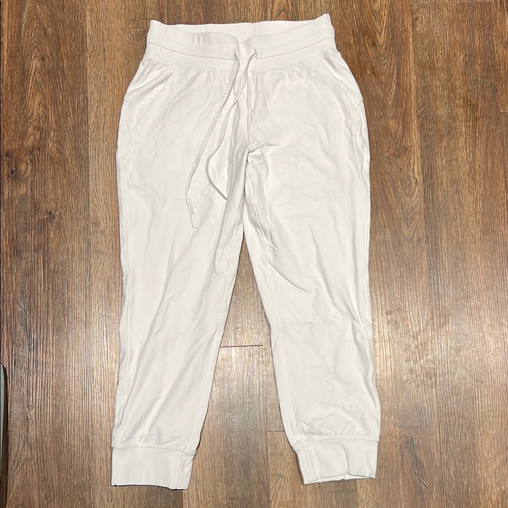 NWOT Lululemon Women's Cropped Jogger White - Size 6